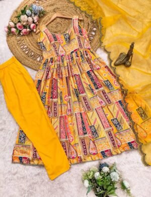Alternative view of Now chasing your dreams in the cutest Dresses
