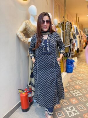 Featuring beautiful Heavy Suit Set which is beautifully decorated with weaving and  embroidery with matching pants and  dupatta