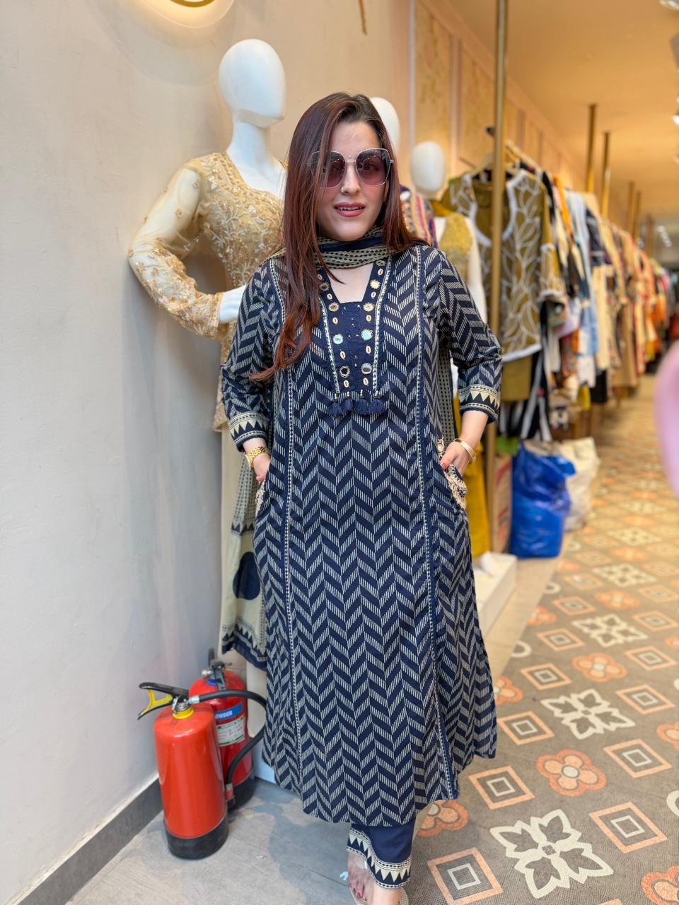 Featuring beautiful Heavy Suit Set which is beautifully decorated with weaving and embroidery with matching pants and dupatta