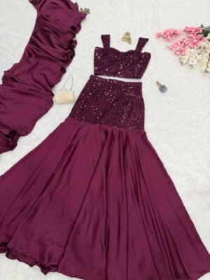 Alternative view of With Ri8 Fashion Every women would be FLAME
