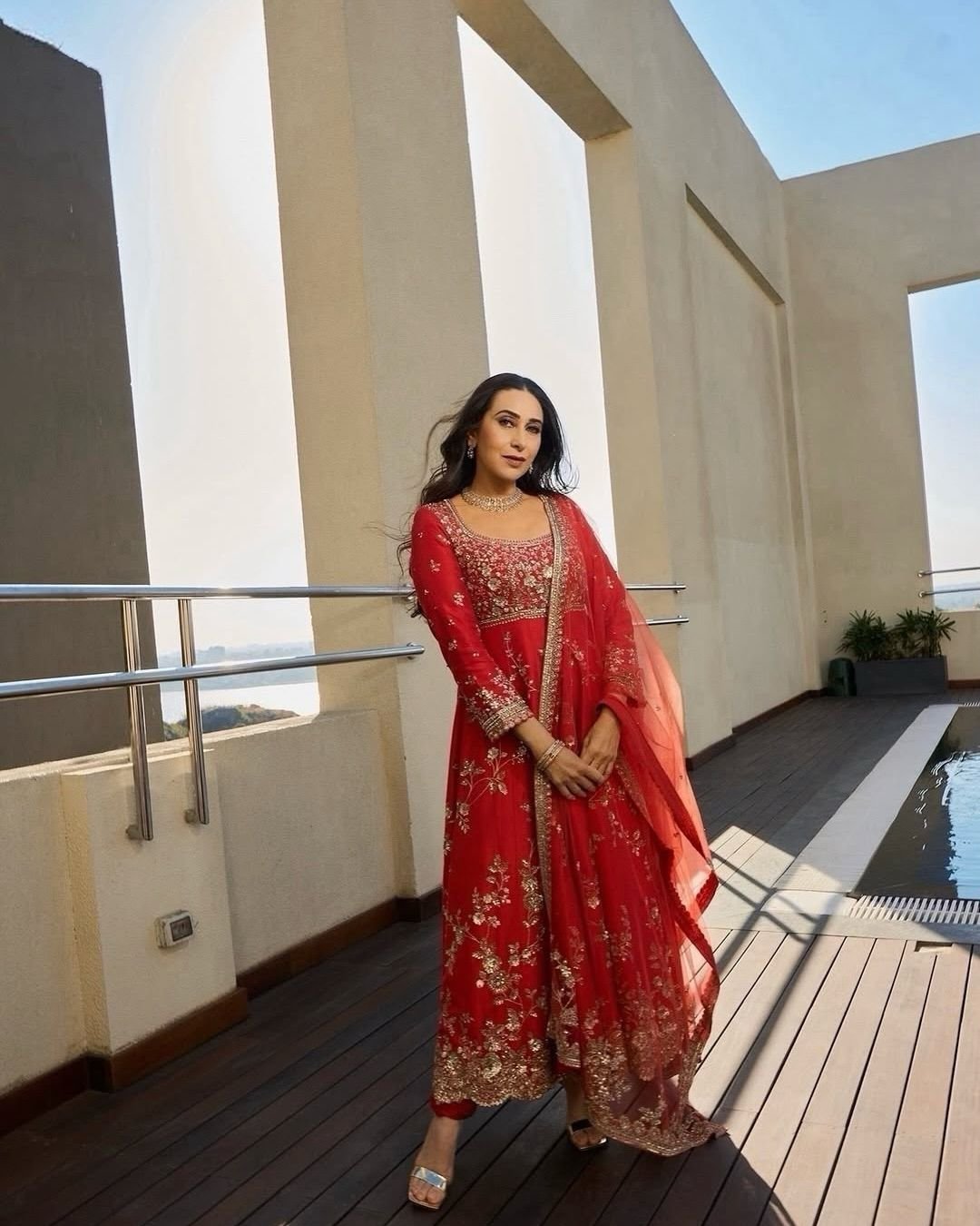 Launching New Party Wear Look Heavy Pur Vichitra Silk Gown,Dupatta & Bottom Set