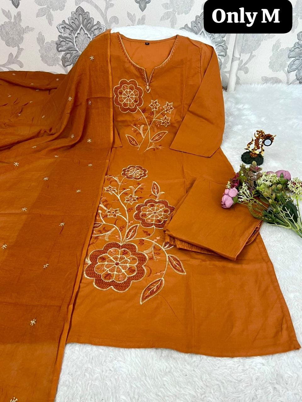 BEAUTIFUL KURTI WITH PANT & DUPATTA SET - Image 3