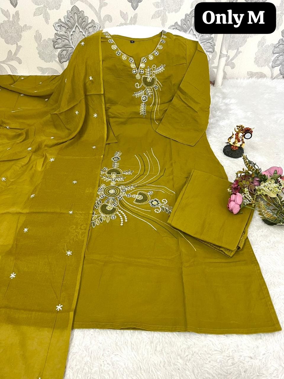 BEAUTIFUL KURTI WITH PANT & DUPATTA SET - Image 5
