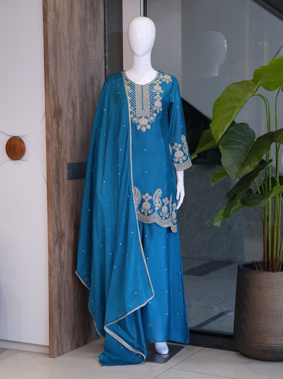 Chinon With Beautiful Embroidery Work with sequences - Image 4