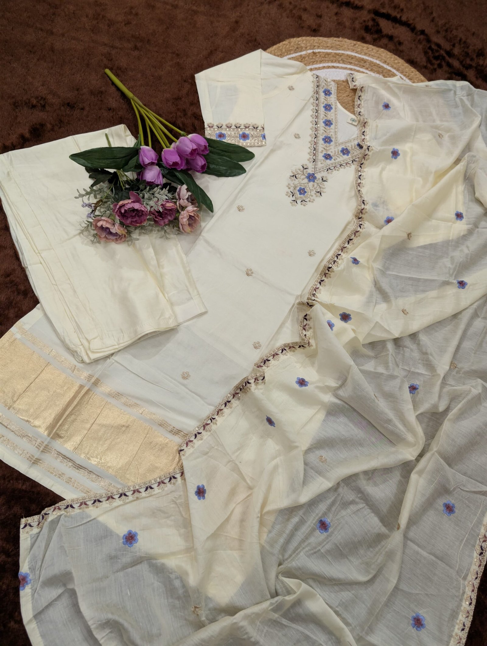 WOMEN PURE LAGDI CHANDERI EMBROIDERED KURTA SET - Image 2