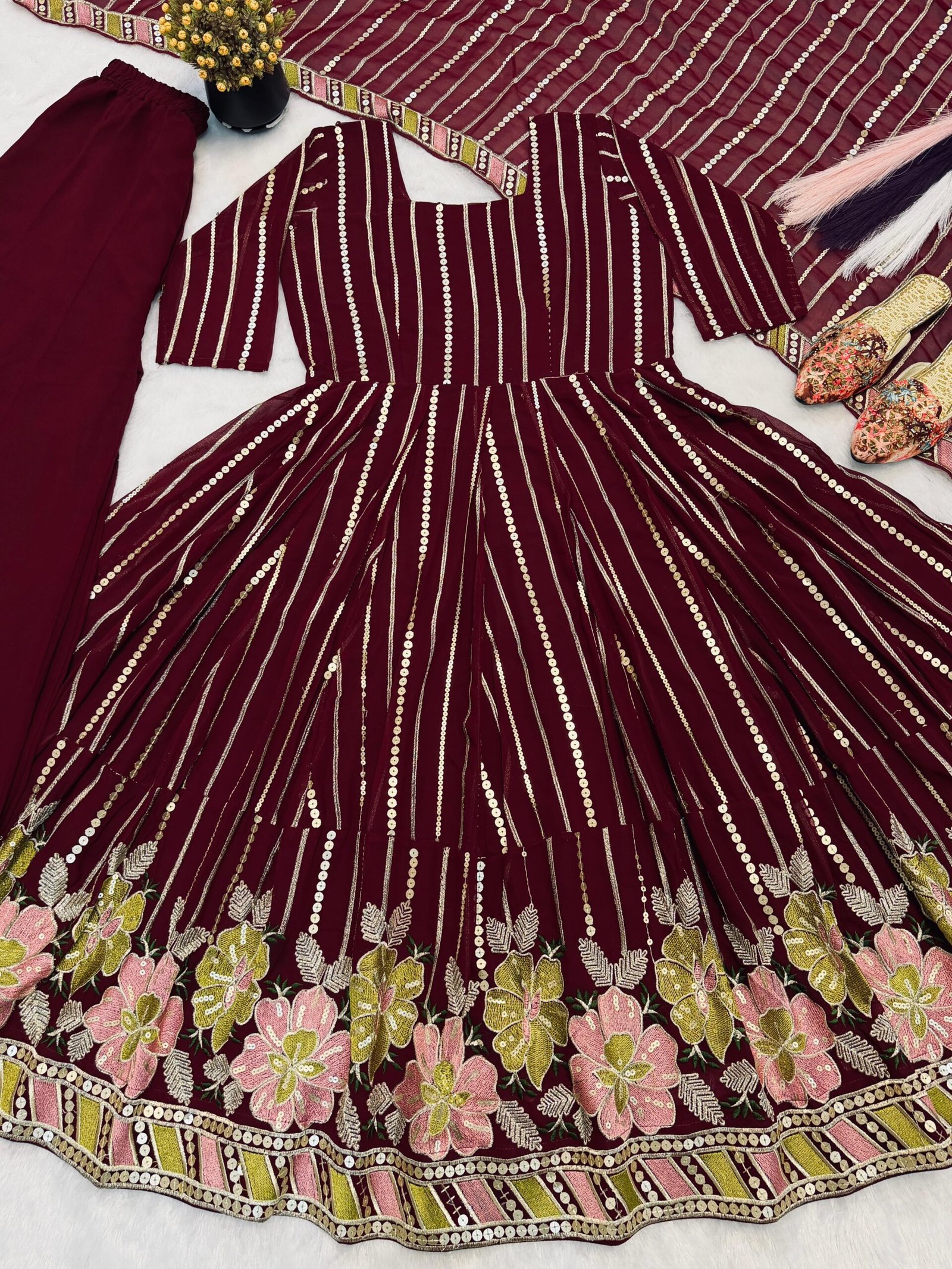 Presenting New Đěsigner Anarkali Suit In New Fancy Style - Image 2