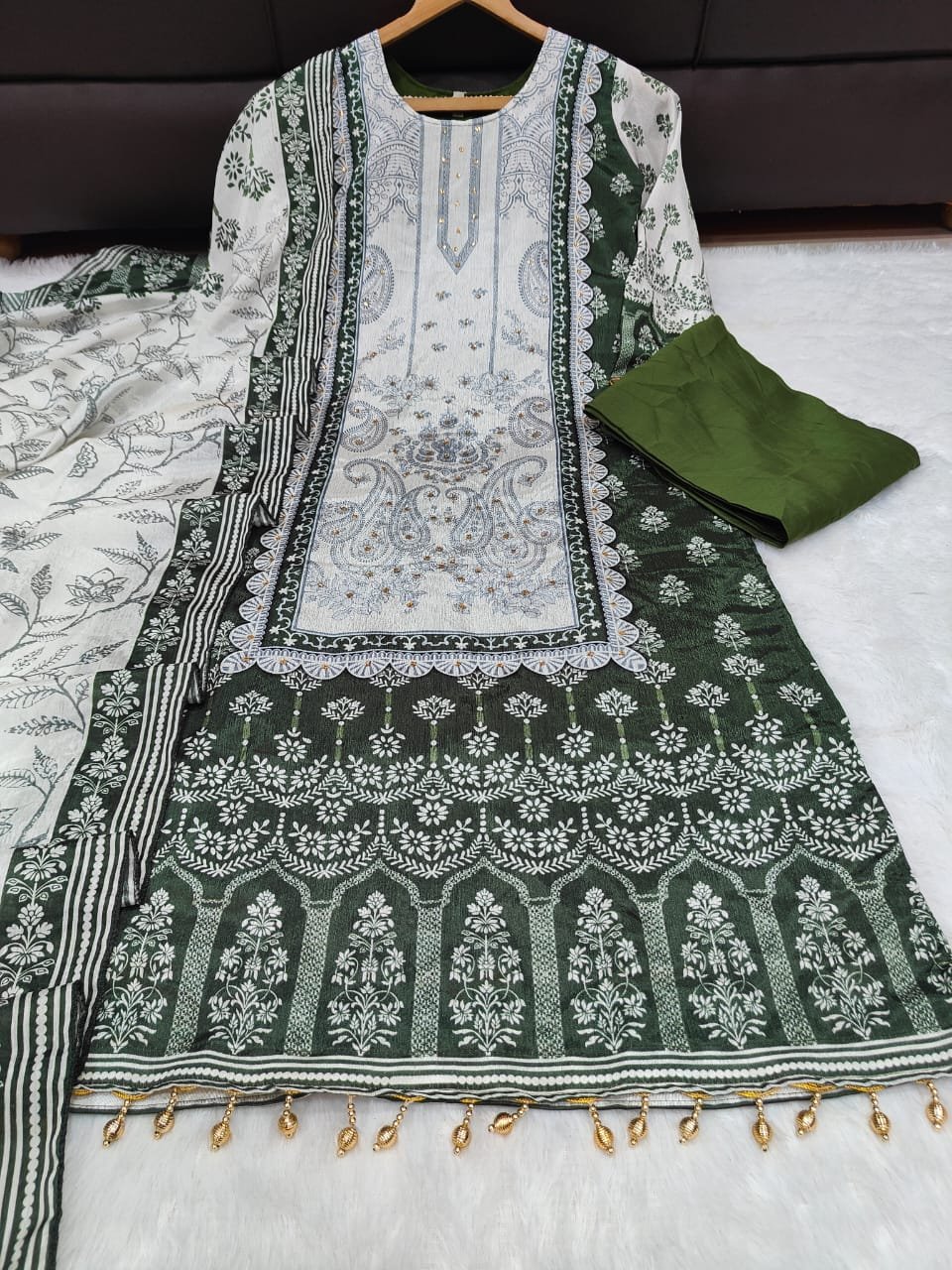 DESIGNER WEAR TRENDING TOP WITH PRINTED WORK WITH DAIMAND WORK WITH PANT AND DUPATTA - Image 4