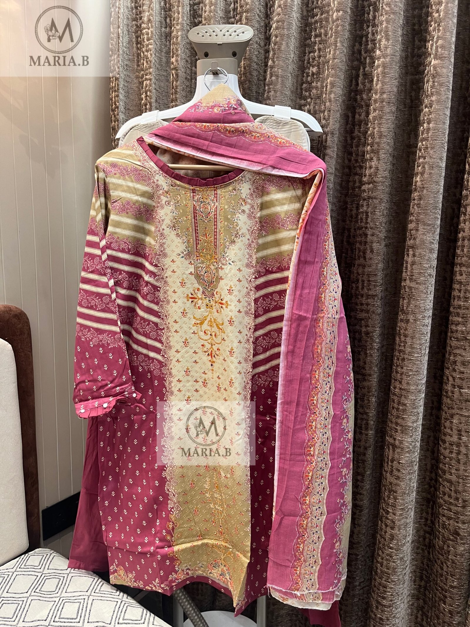 FULL STITCHED JAAM COTTON TOP WITH SELF EMBROIDERY ON NECK WITH STYLING IN SLEEVES & DAMAN