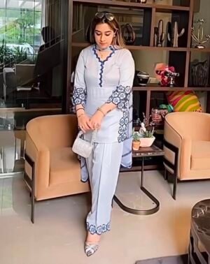 NEW ĐĚSIGNER PARTY WEAR TOP AND FARSI SALVAR . WITH FANCY DUPPATA AND EMBROIDERY WORK