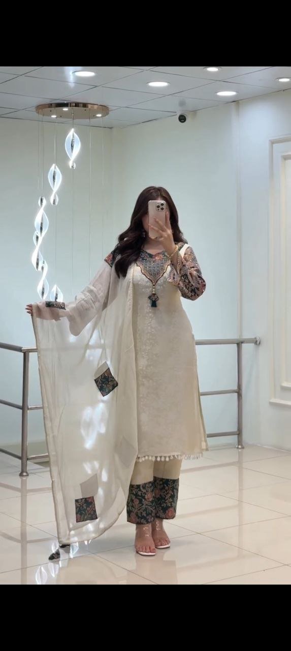 NEW ARIVELLS FESTIVAL SPECIAL BANARASI WIVING SPECIAL SUIT SET
