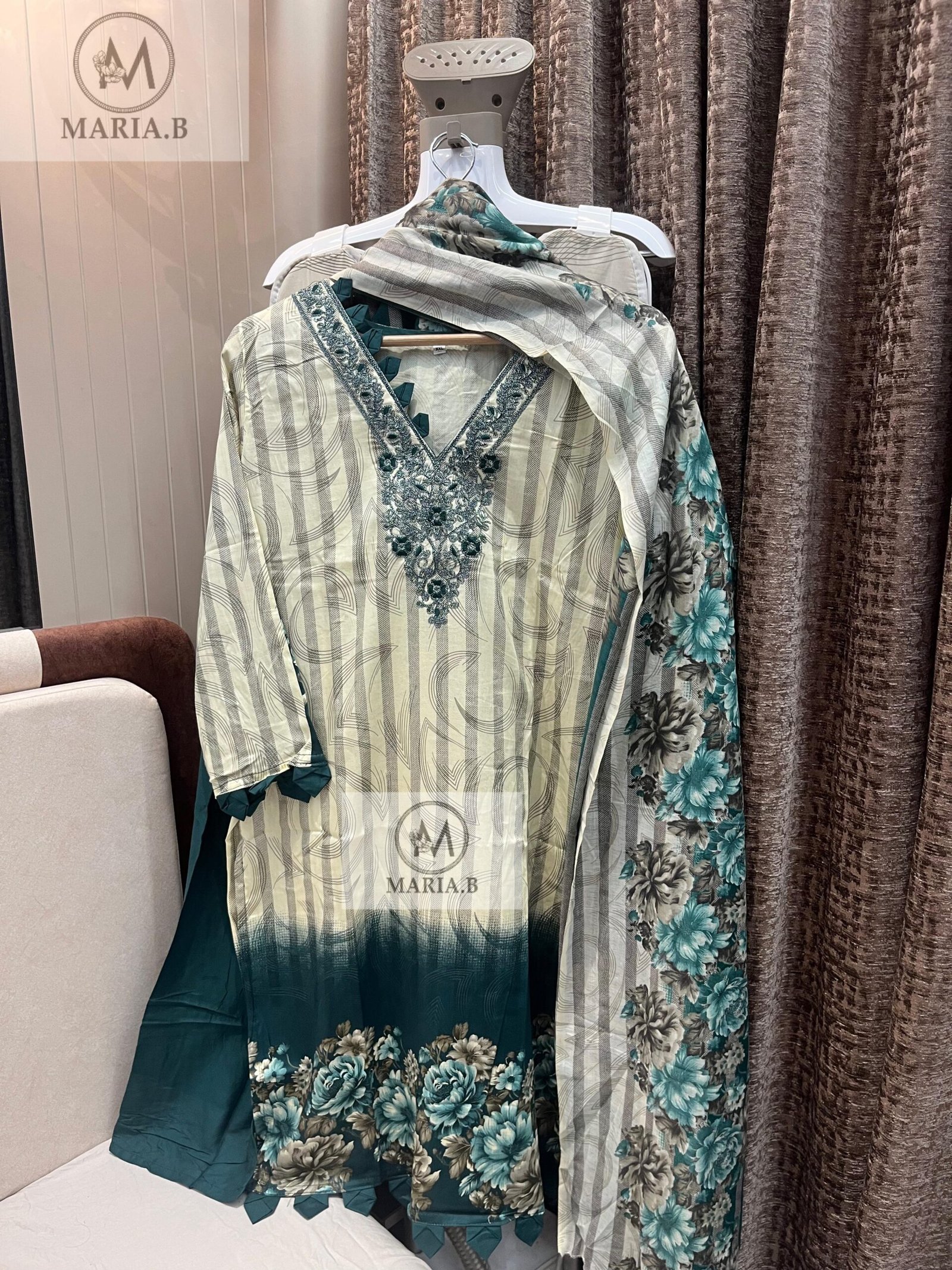 FULL STITCHED JAAM COTTON TOP WITH SELF EMBROIDERY ON NECK WITH STYLING IN SLEEVES & DAMAN