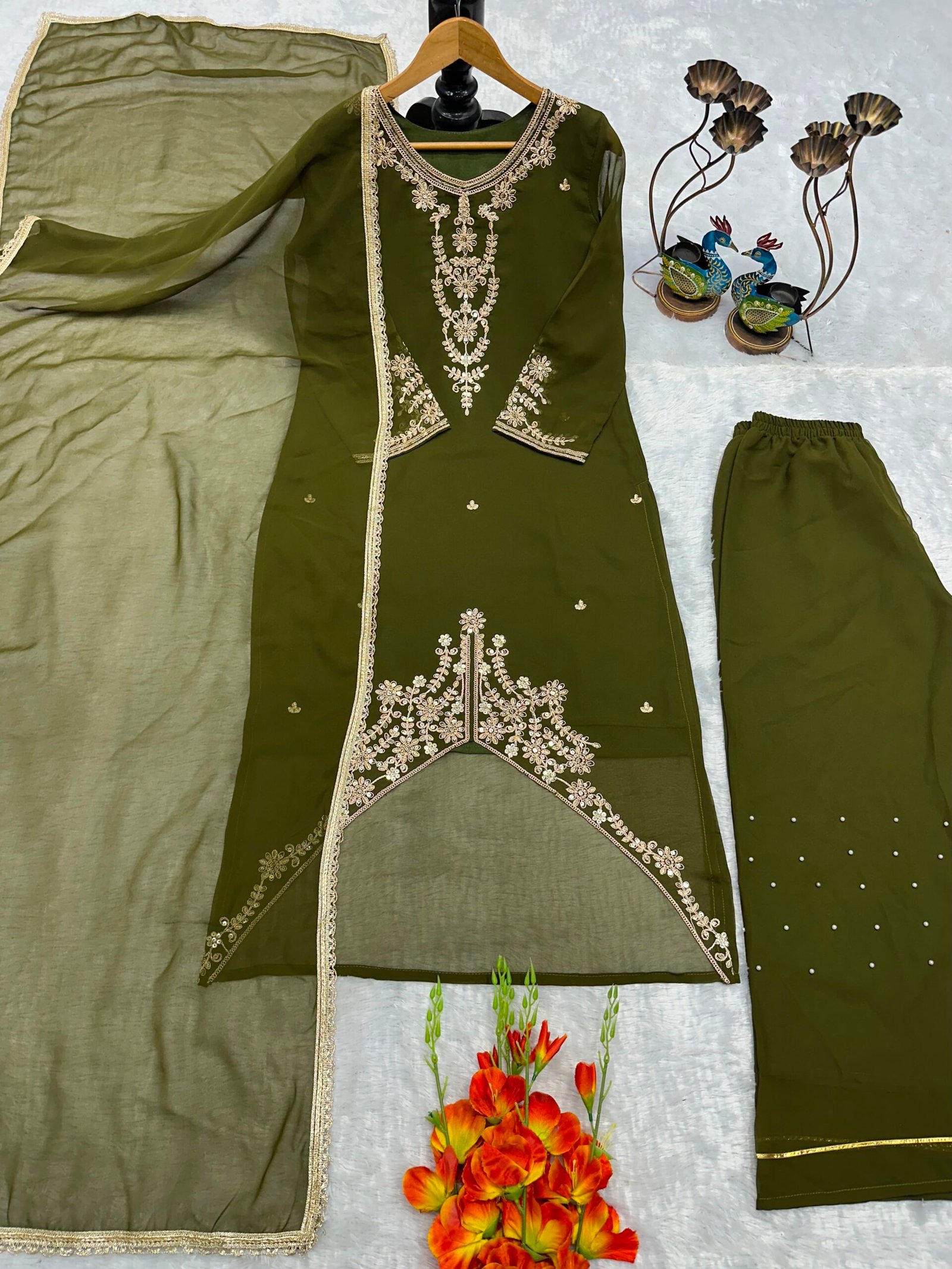NEW ĐĚSIGNER PARTY WEAR TOP AND PLAZZO. WITH FANCY DUPPATA AND EMBROIDERY WORK - Image 6