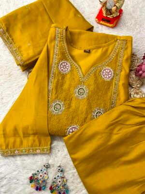 Alternative view of New Arrival Gorgeous Festive Roman Silk Kurta Set
