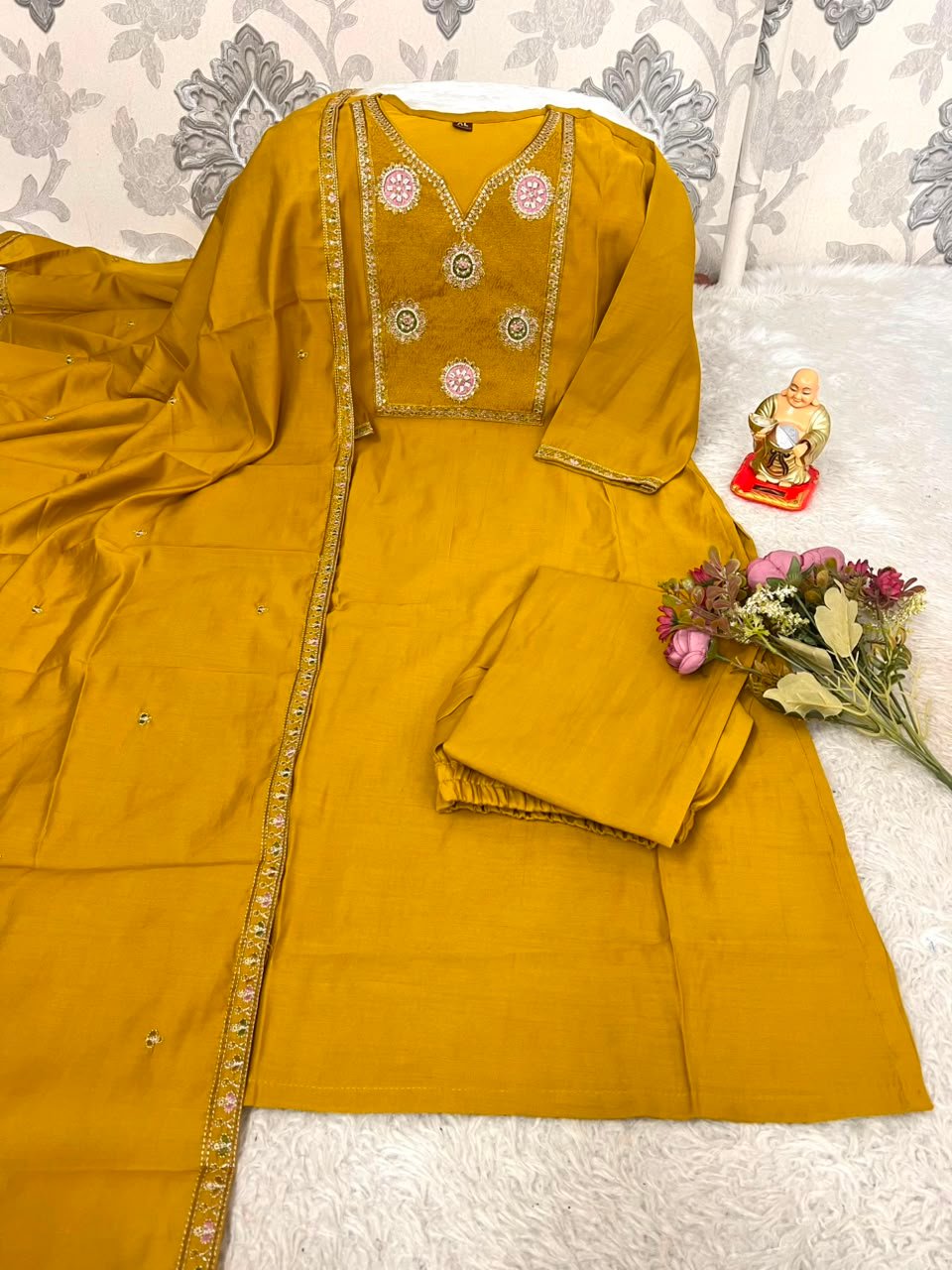 New Arrival Gorgeous Festive Roman Silk Kurta Set
