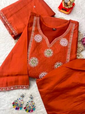 Alternative view of New Arrival: Gorgeous Festive Roman Silk Kurta Set