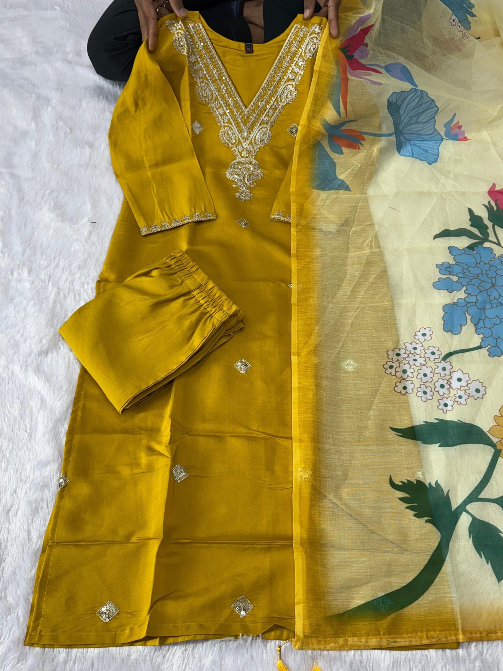 New Designers Kurti Pent Dupatta Set - Image 2