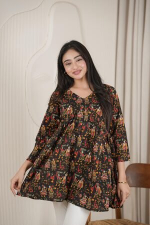 Alternative view of Product Title: Fuchsia Floral Lace-Up Kurti Overview