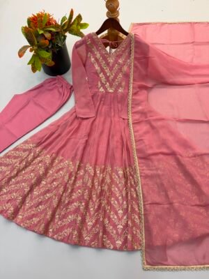 Alternative view of Category: Festive Collection Real Modeling Shoot