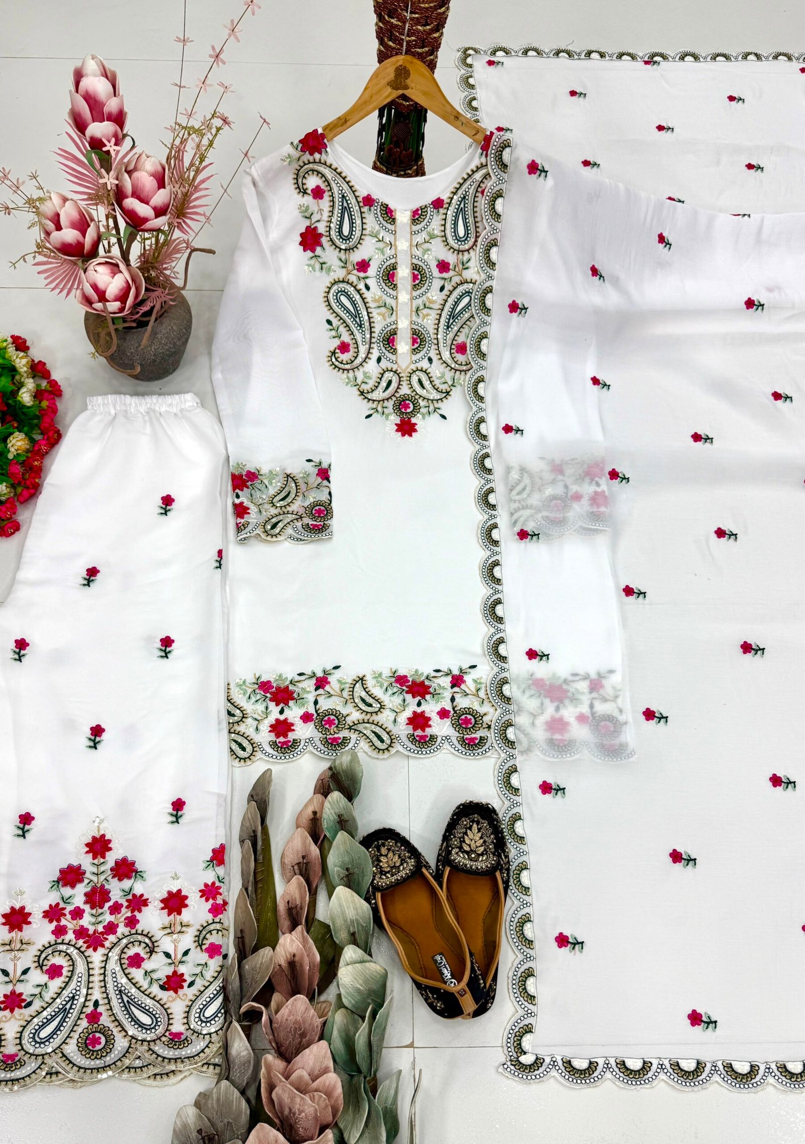 NEW DESIGNER WEAR HEAVY EMBROIDERY SEQUENCE WORK 3 PIS SUIT SET - Image 2