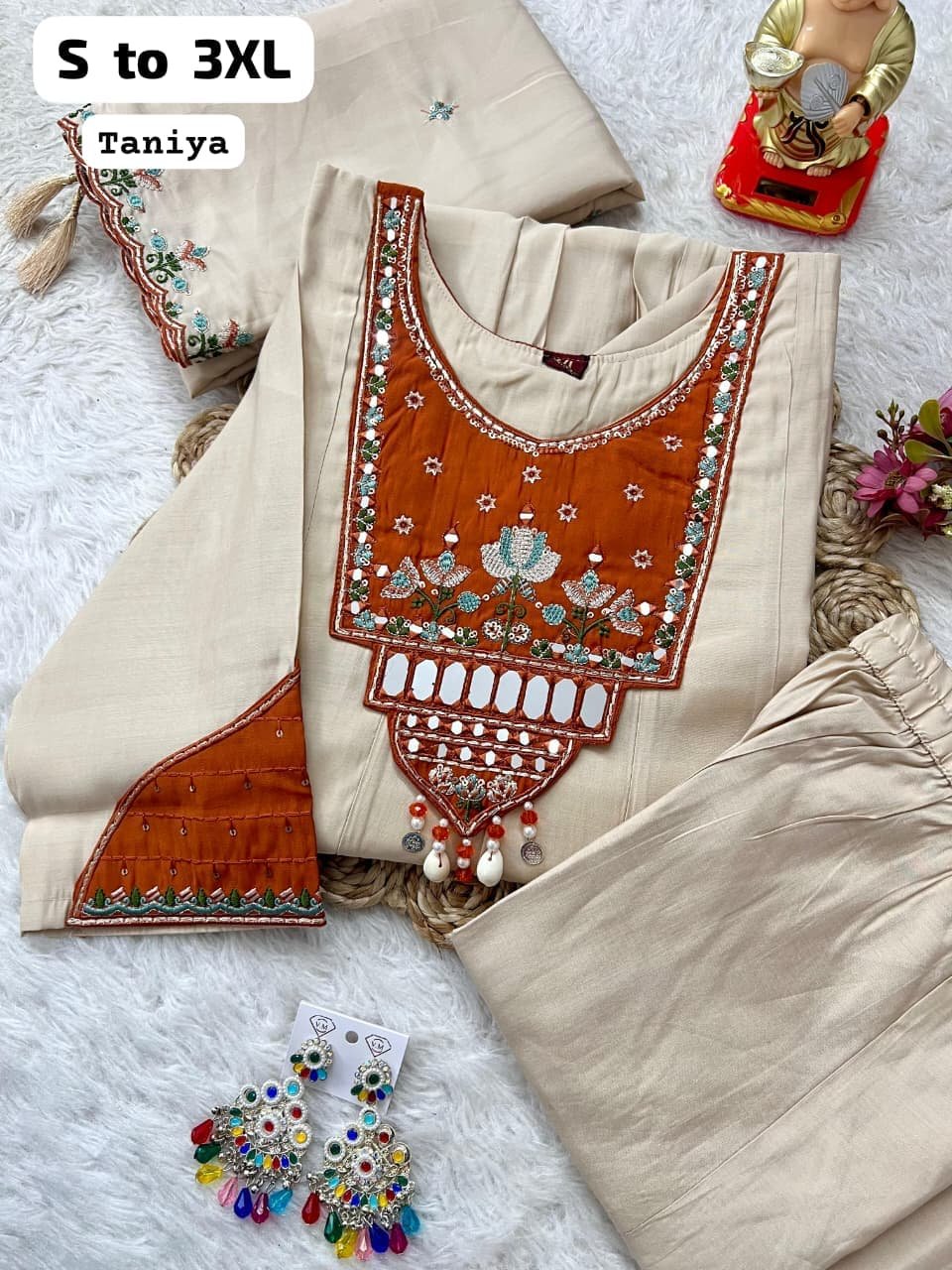 Upgrade your wardrobe with our latest masterpiece! The Tanya suit set is the perfect blend of elegance and tradition, designed to make you shine at every occasion. - Image 4