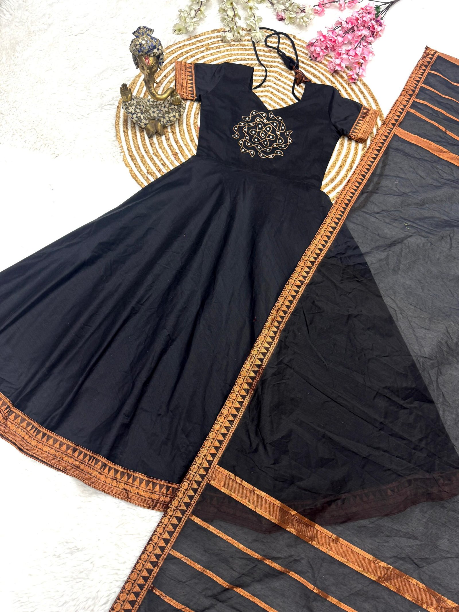 ntroducing New Super Trendy Traditional Outfit - Image 4