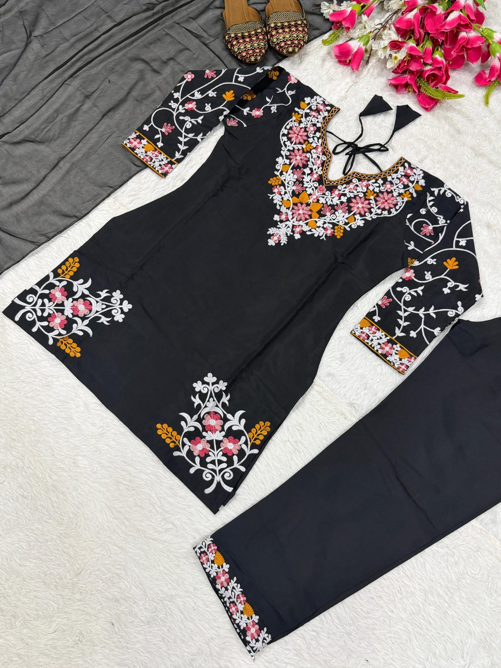 Launching New Đěsigner Party Wear Look Top With Farshi Salwar - Image 2