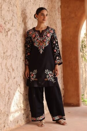 Launching New  Đěsigner Party Wear Look Top With Farshi Salwar
