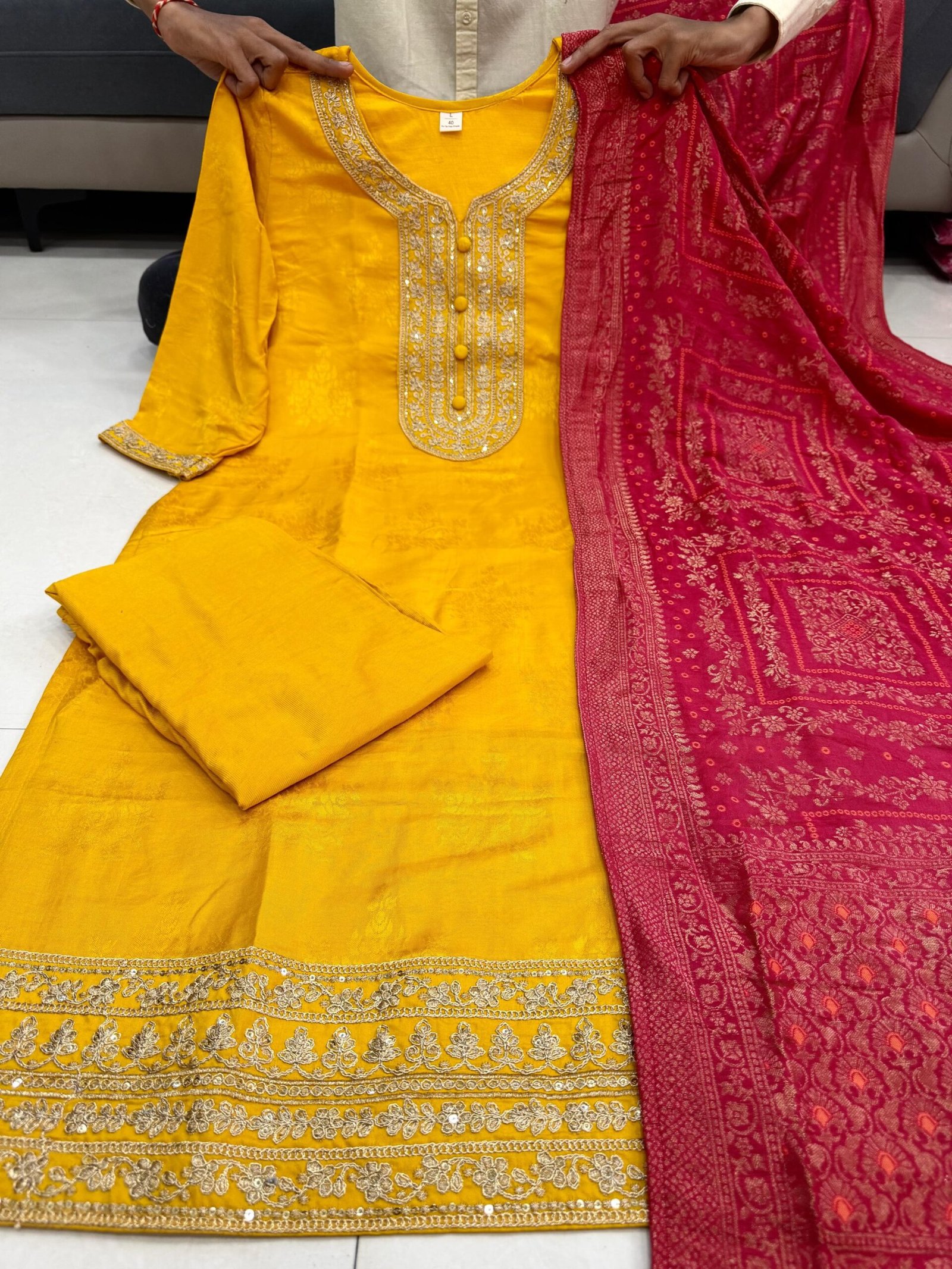New Colour Added Đěsigner Pure Banarasi Jequard Wiving Top With Pent & Dupatta Set - Image 2