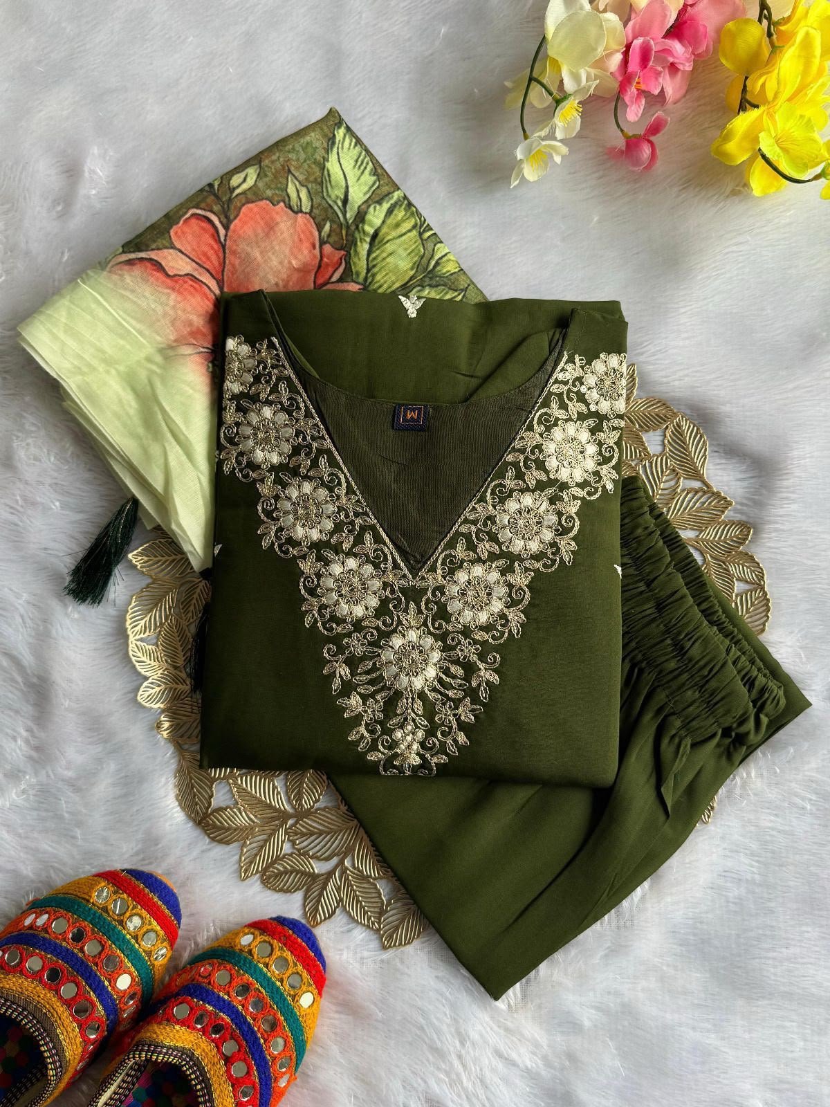 New Designers Kurti Pent Dupatta Set - Image 2