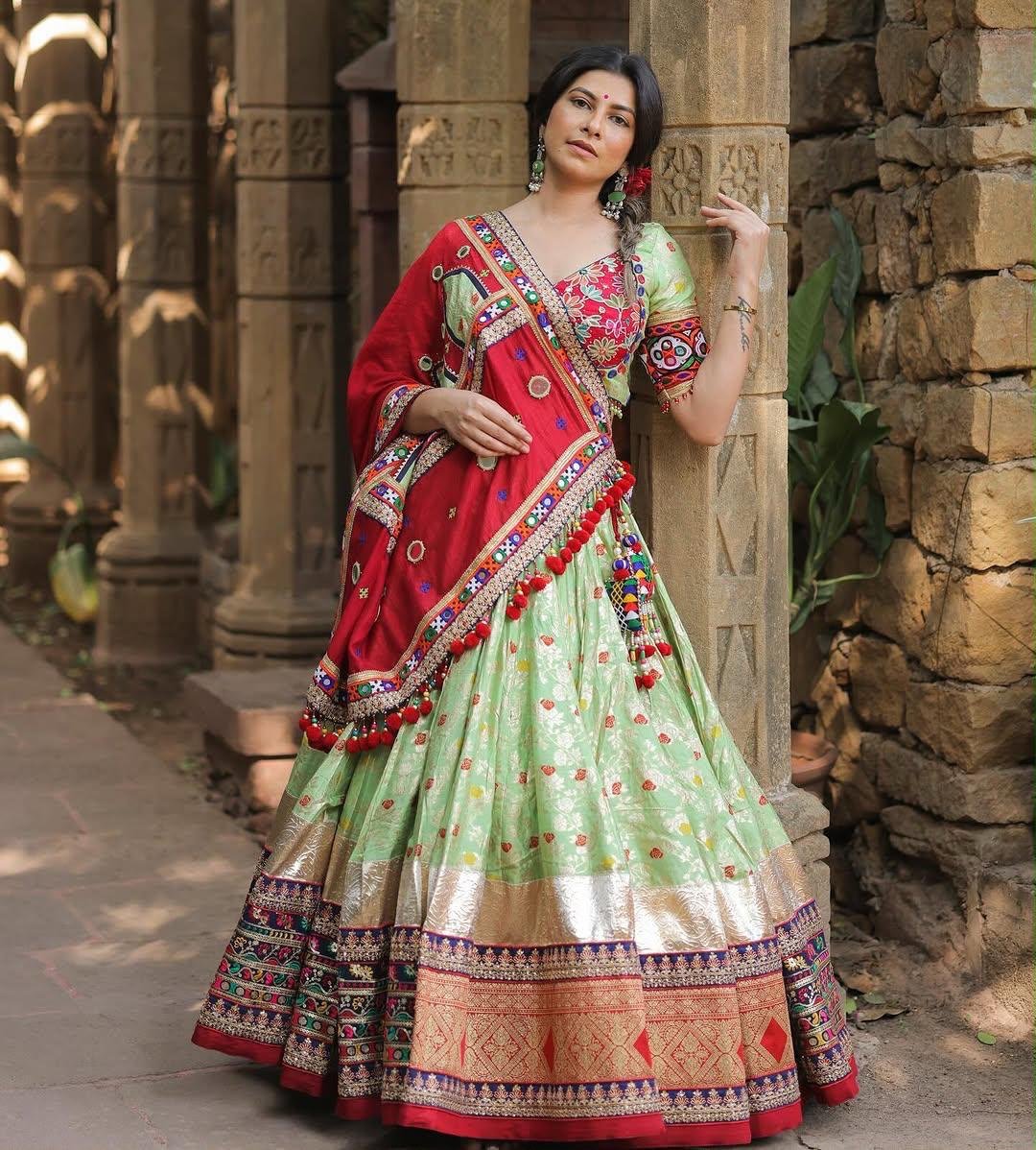 AK SERIES PRESENTING NEW TRENDING NAVRATRI SPECIAL CHANIYA CHOLI