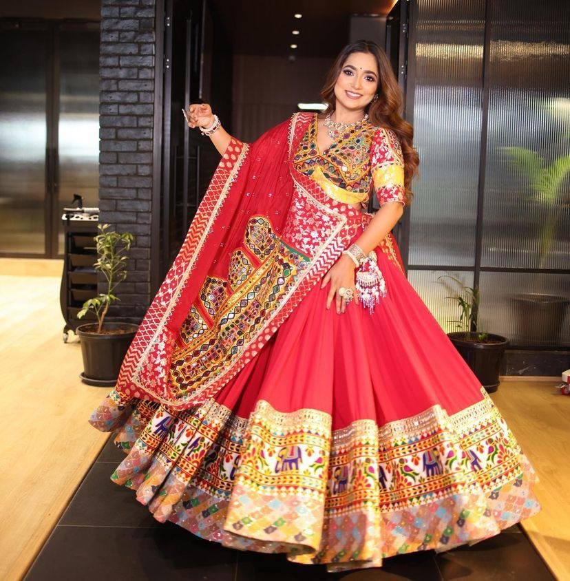 PRESENTING NEW NAVRATRI SPECIAL DESIGNER PRINTED LAHENGA CHOLI