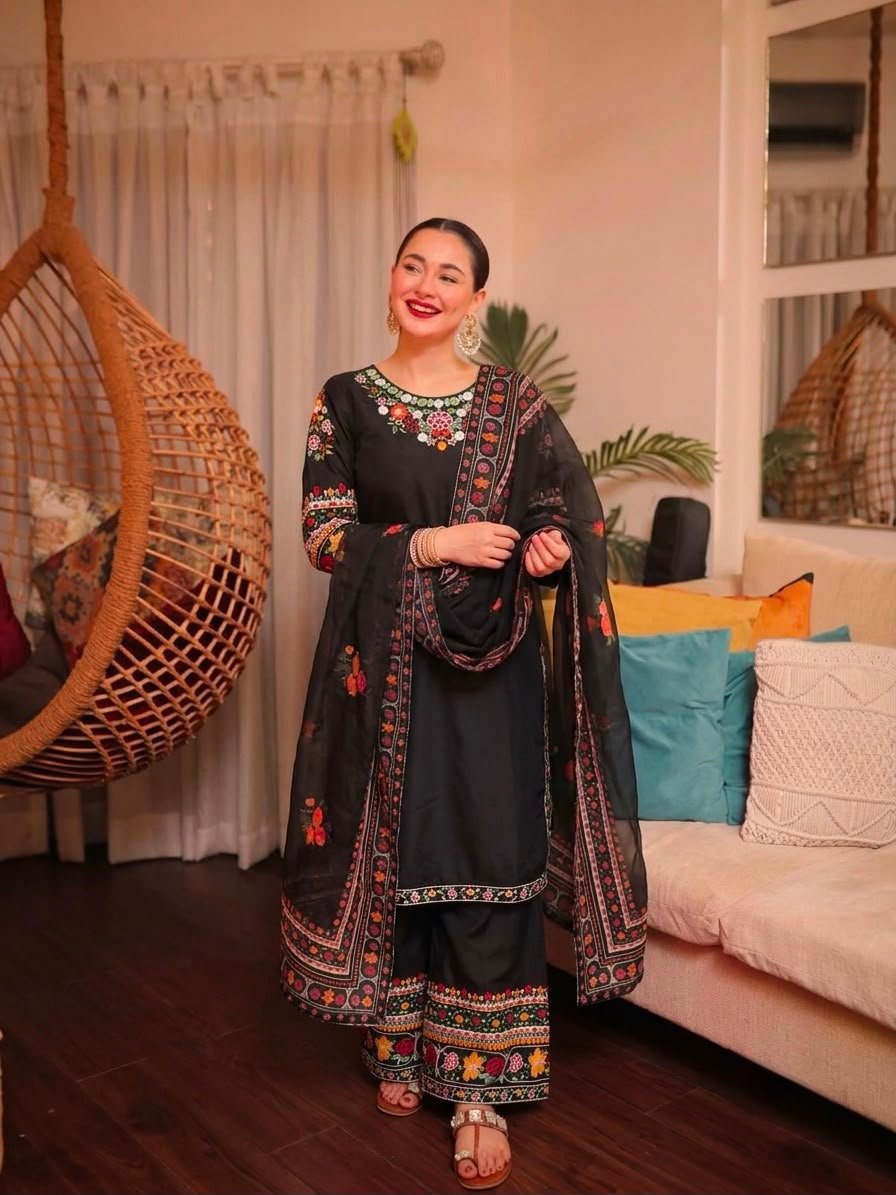 Category: Women’s Ethnic Wear - Image 3
