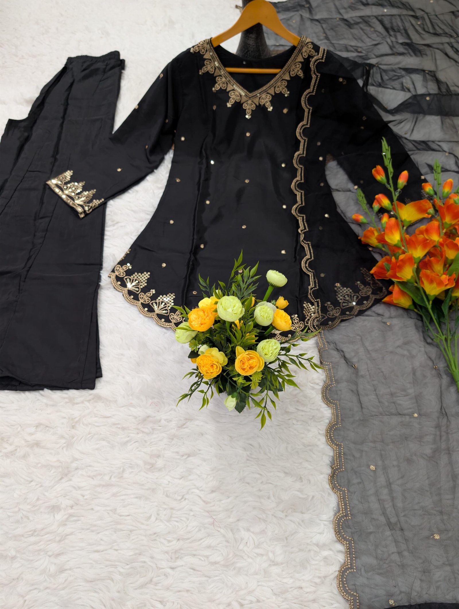 WOMEN'S HEAVY SILK CREPE KURTA SET'S - Image 2