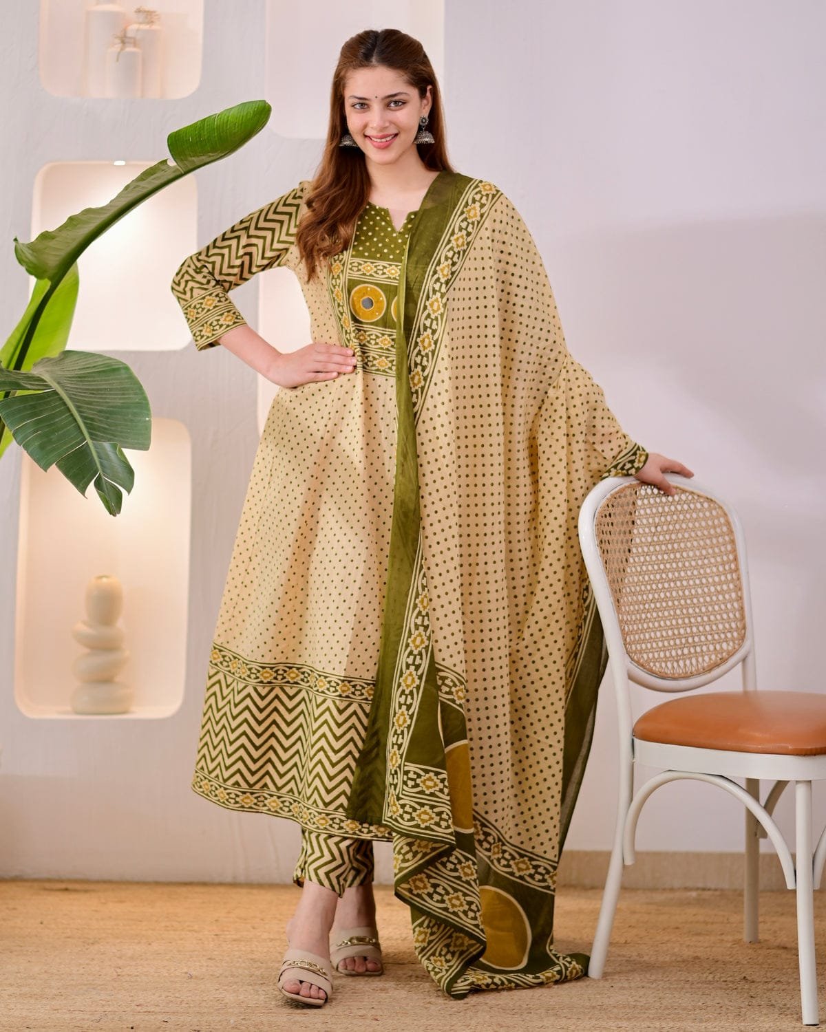 Đěsigner Print Daily Or Office Wear Look jaipuri Pure Cotton Top With Pent & Dupatta Set - Image 3