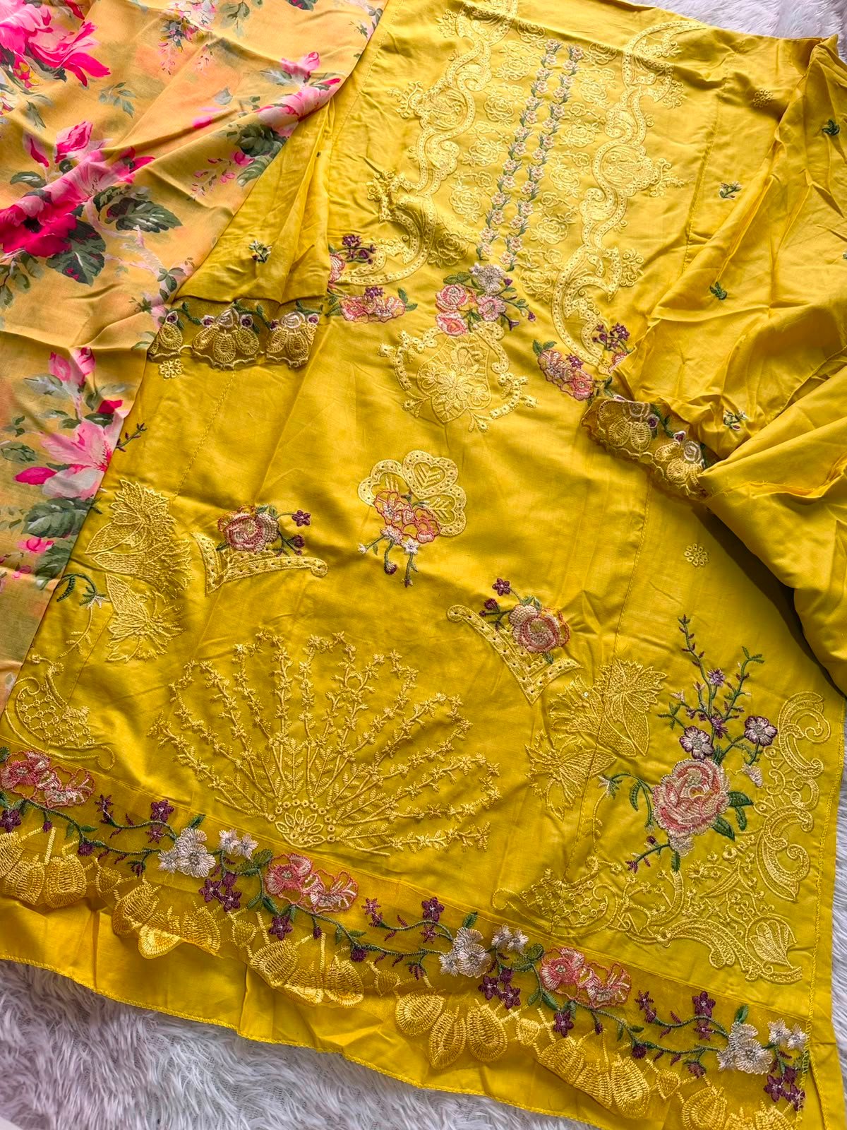 CAMBRIC COTTON WITH HEAVY EMBROIDERY WORK - Image 4