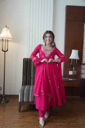 REAL MODLING OF GOWN PANT PAIR FROM LOOMEERA