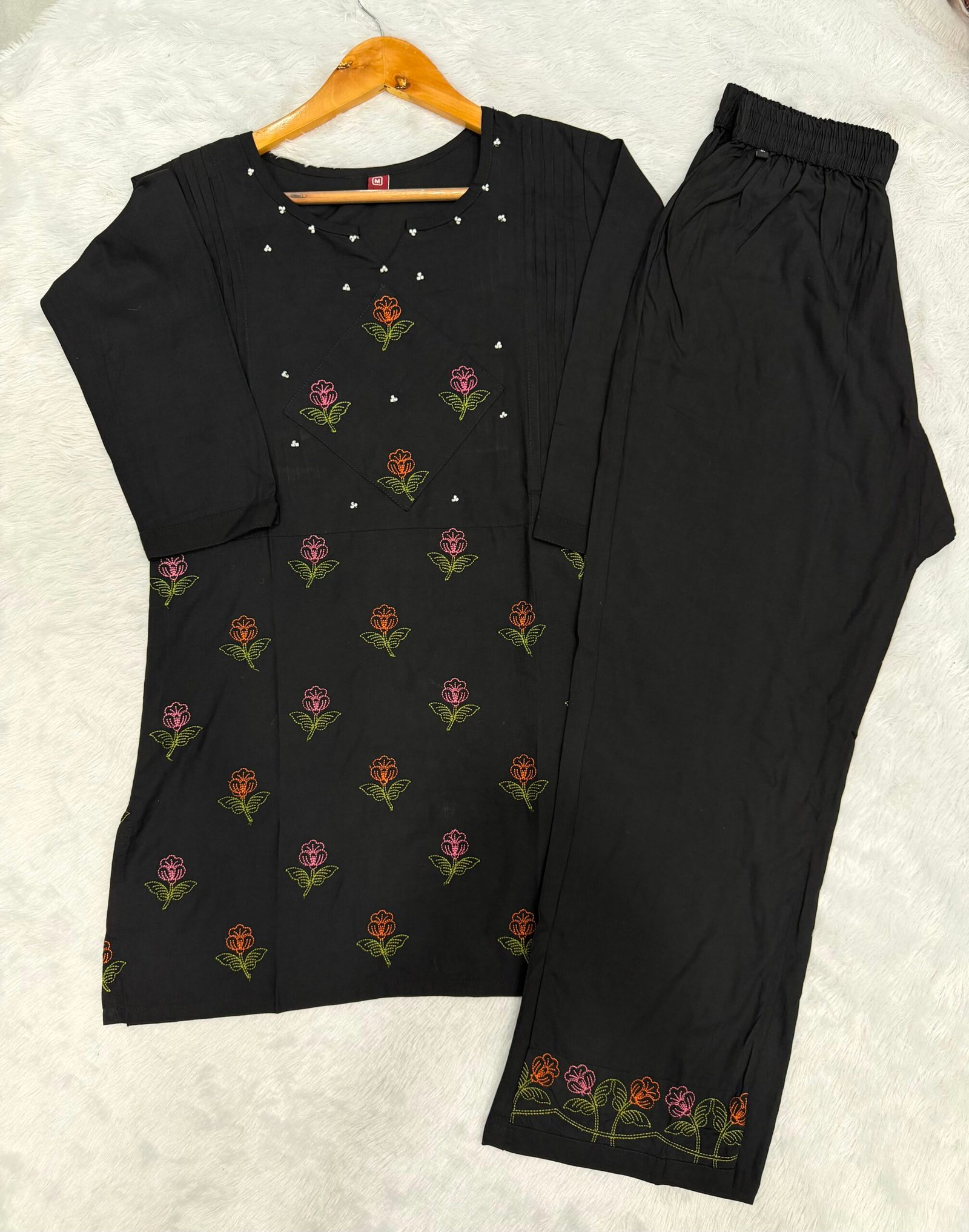 Multi Embroidery Thread With Hend Work - Image 2