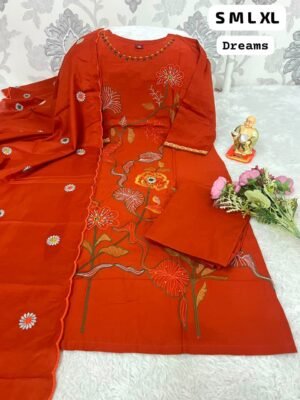 Exquisite floral thread embroidery on the kurta with matching embroidered scalloped dupatta