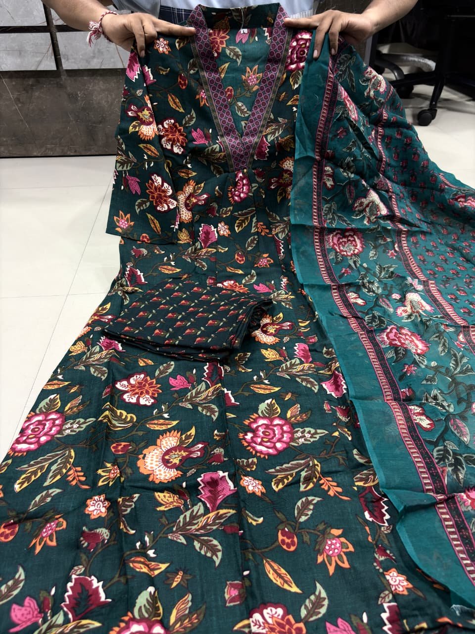 4 COLOUR A LINE PRINTED PREMIUM COTTON BLEND SUIT - Image 6