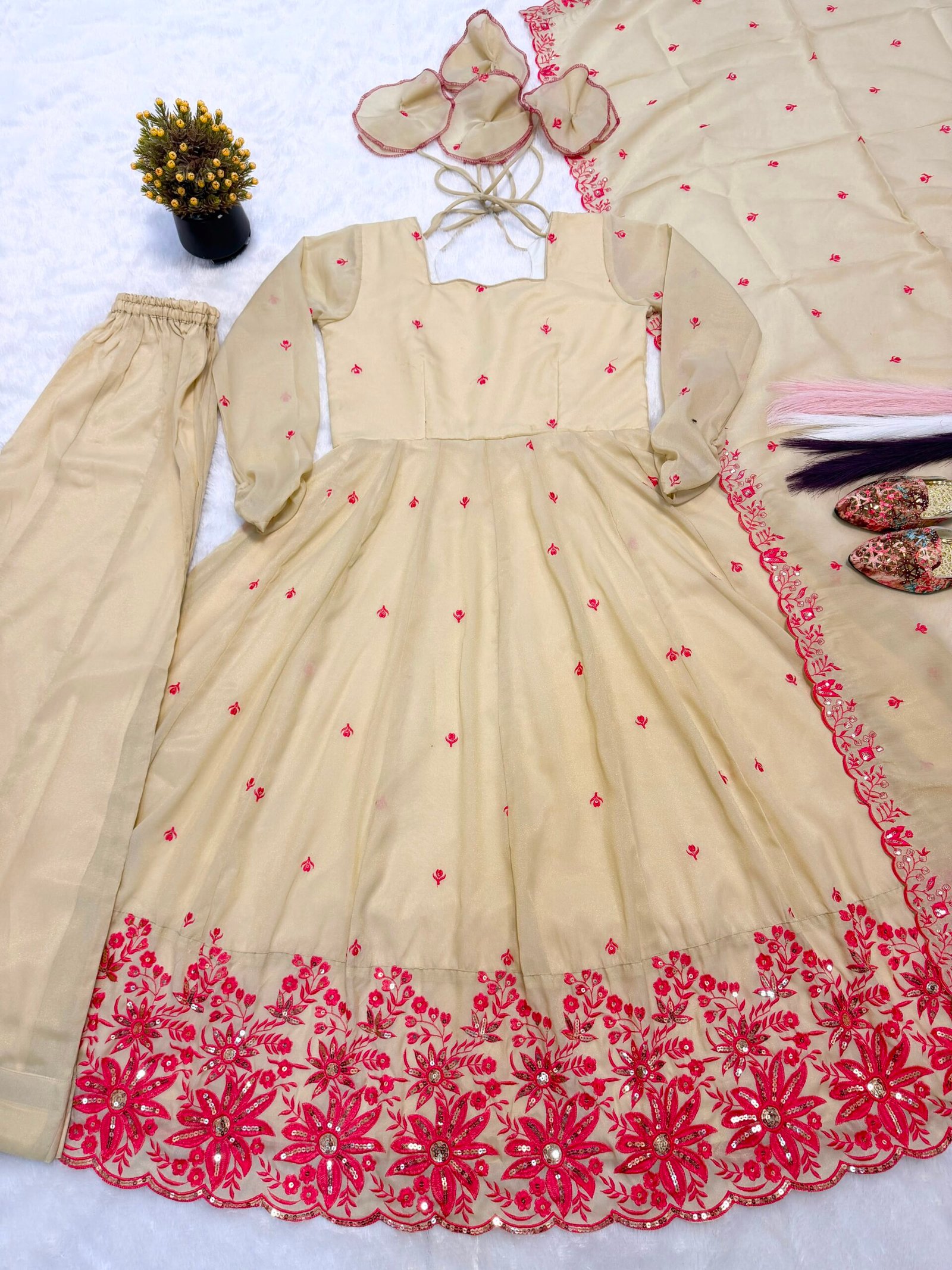 Presenting New Đěsigner Anarkali Suit In New Fancy Style - Image 2