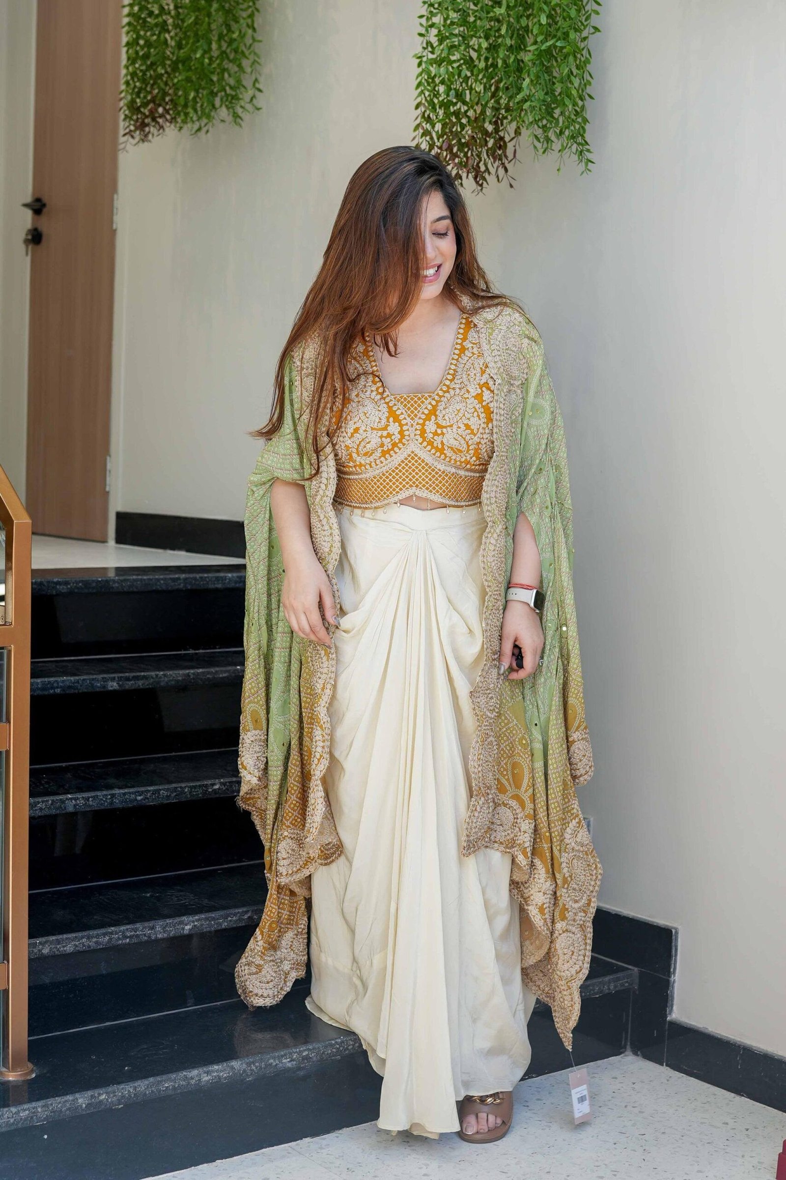 EXCLUSIVE THREE PIECE WESTERN OUTFIT FOR DESIGNER LOOK - Image 5