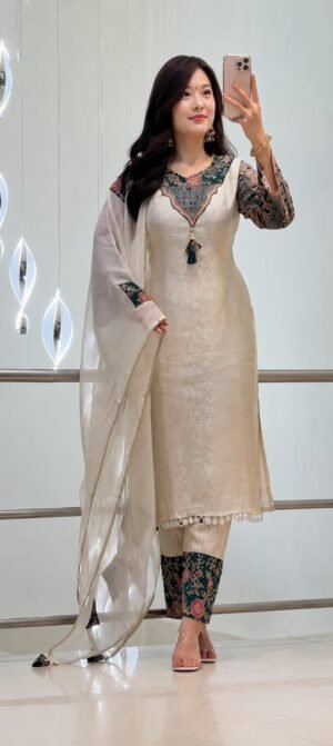 NEW ARIVELLS BANARASI WIVING SPECIAL SUIT SET