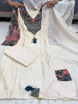 Alternative view of NEW ARIVELLS BANARASI WIVING SPECIAL SUIT SET