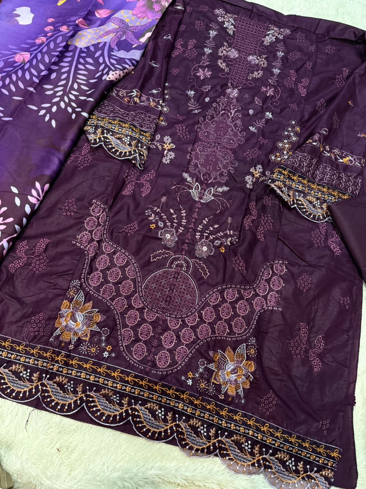 Top pure cotton with heavy embroidery - Image 4