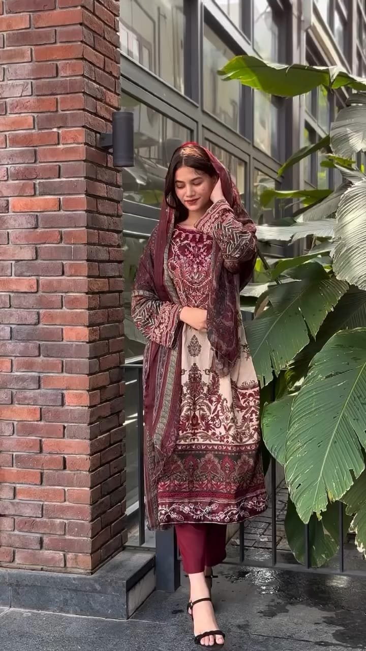 Premium Premium Muslin Pakistani Kurti, Pant & Dupatta Set