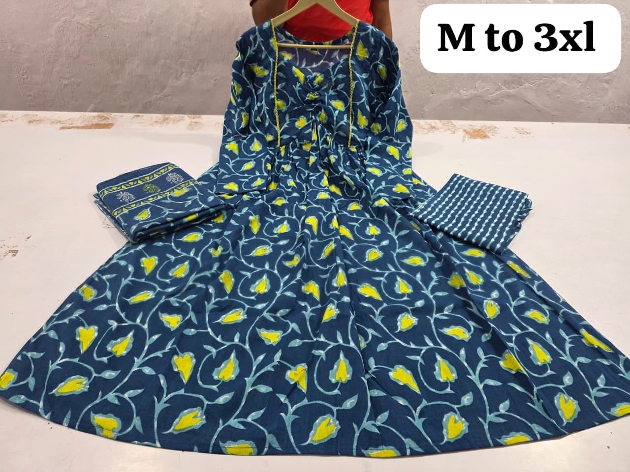 Women's printed cotton kurta & pant or dupatta set - Image 2