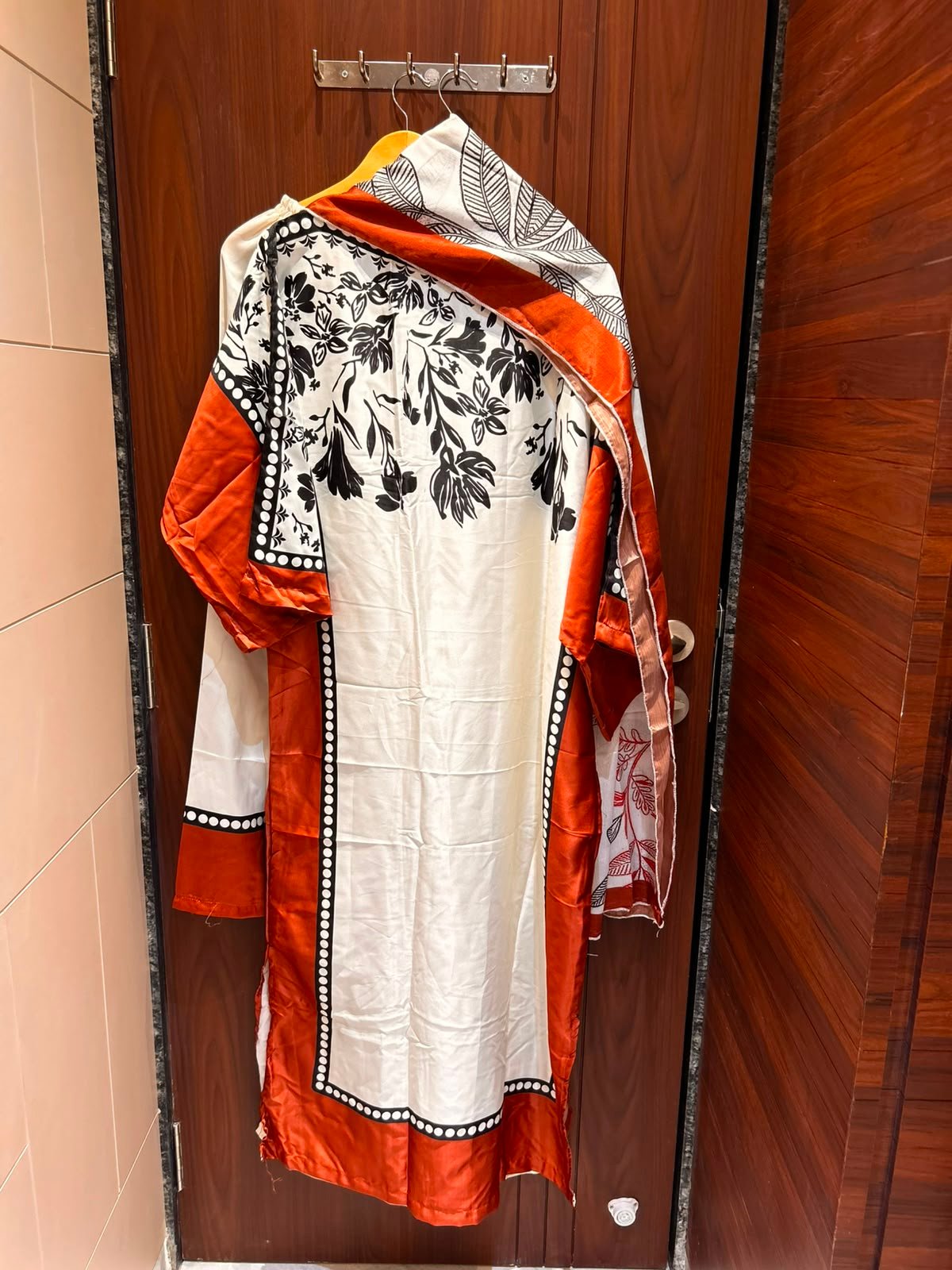 EXOUSTIQUE KAFTAN SET WITH DUPPATA
