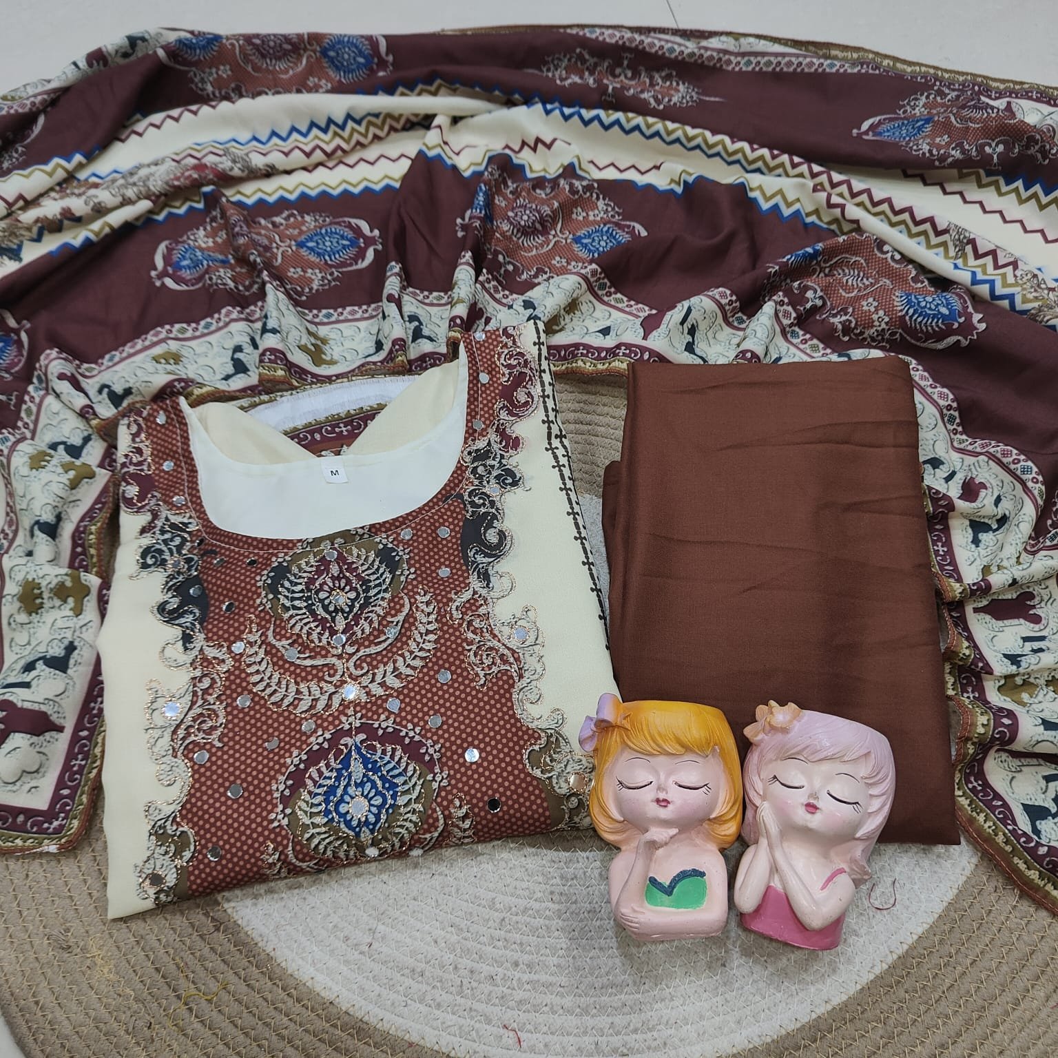 Upgrade your ethnic wardrobe with the elegant sw :101 Designer Suit Set, - Image 6