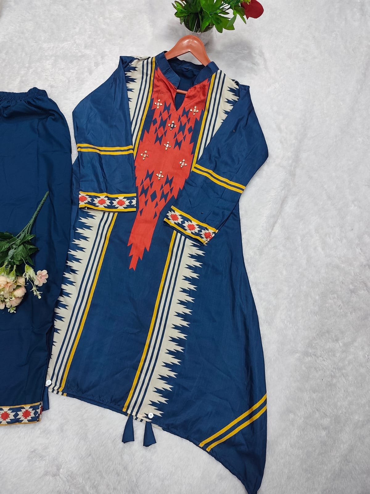 Featuring Lilce New Party Wear Maslin Cotton Print Cord Set Wachi is Beautiful Nack With Occasion it is Very easy Breezy And Comfortable - Image 2