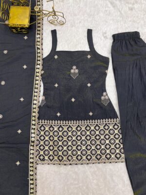 Alternative view of This colourfull & fresh look outfit is perfect for upcoming festivities and weddings which provides you more comfort and style